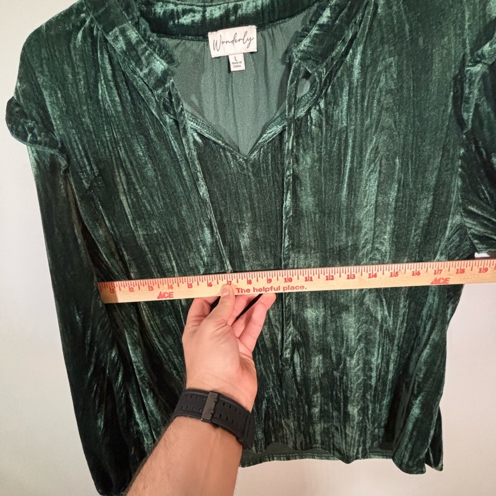 Wonderly Emerald Green Velvet Ruffle Blouse L Women’s Long Sleeve Holiday Top - Picture 8 of 11
